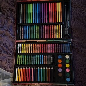 Deluxe Art Set with Vibrant Colors